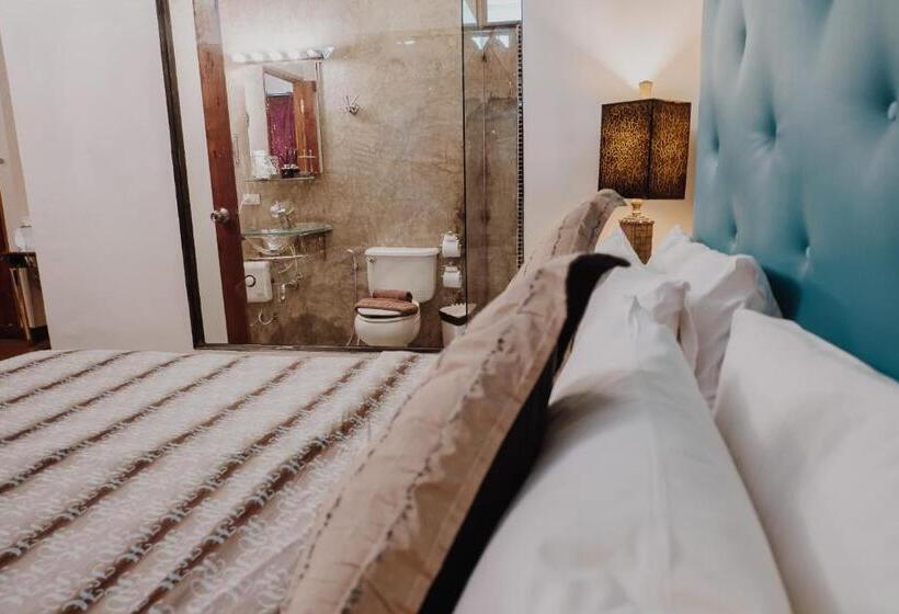 اتاق لوکس با تخت بزرگ, Green Gallery Beach Boutique