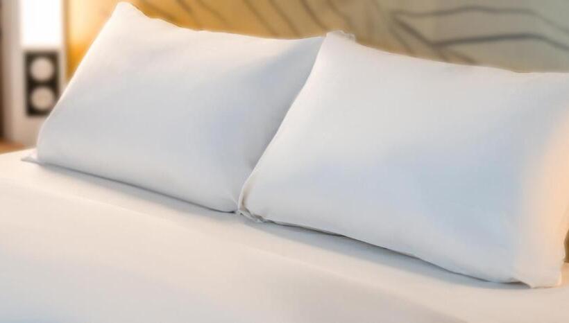 Номер Стандарт Трехместный, B&b Hotel Laval Ouest