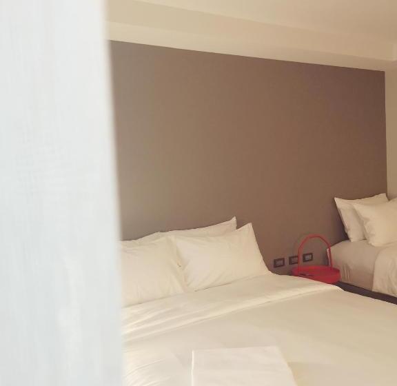Номер Стандарт Трехместный, Get Guesthouse 2