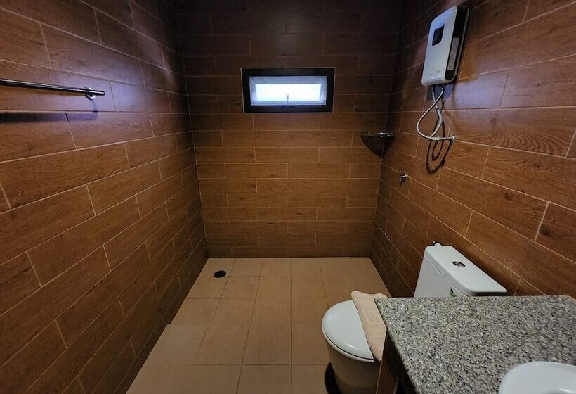 בונגלו סטנדרט 2 חדרי שינה, Laor Resort