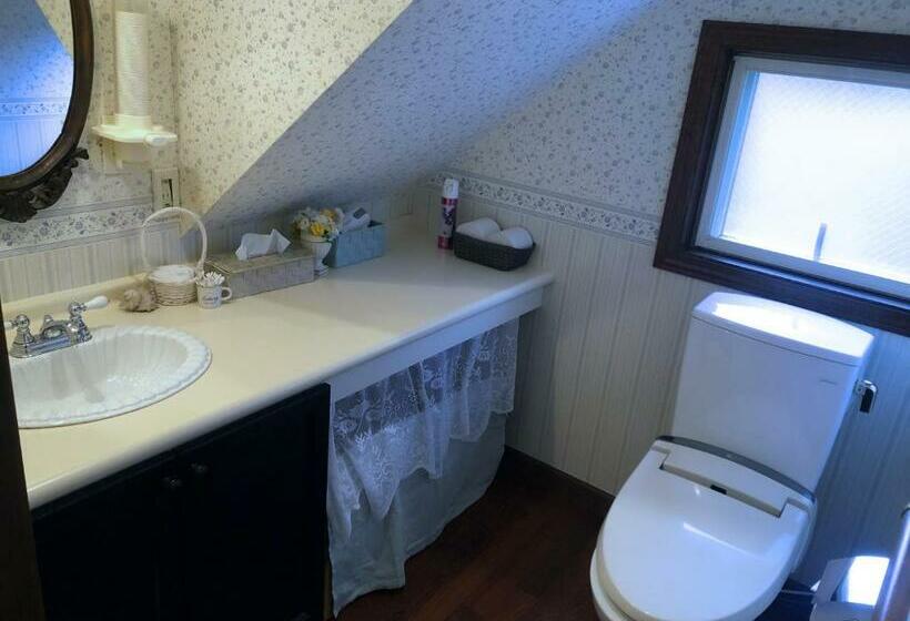 Номер Стандарт Четырехместный Совместный Санузел, Iza Kamakura Guest House And Bar