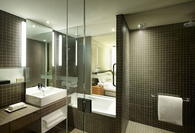 اتاق لوکس, Shilla Stay Gwanghwamun Myeongdong