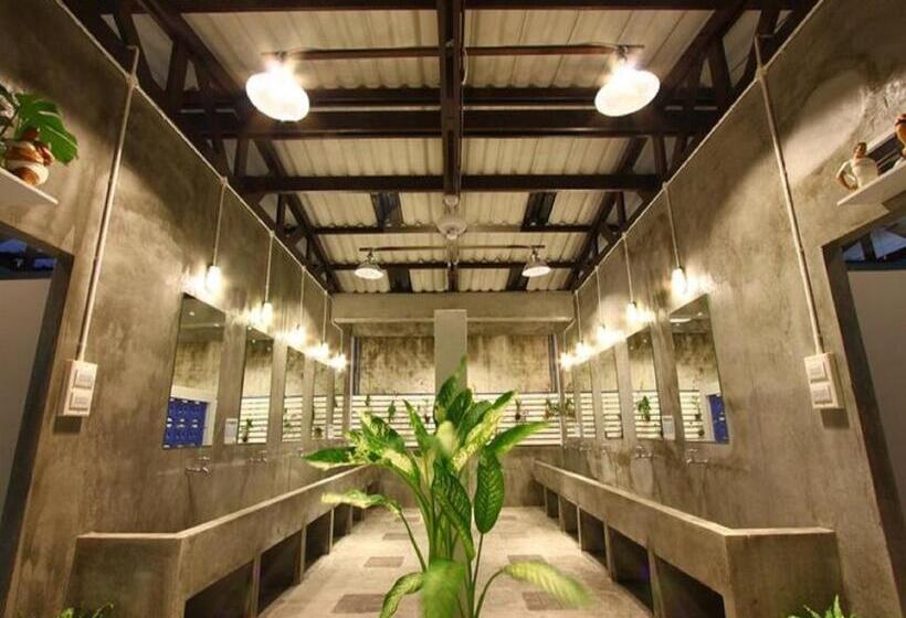 이코노미 룸, Pak Up Hostel