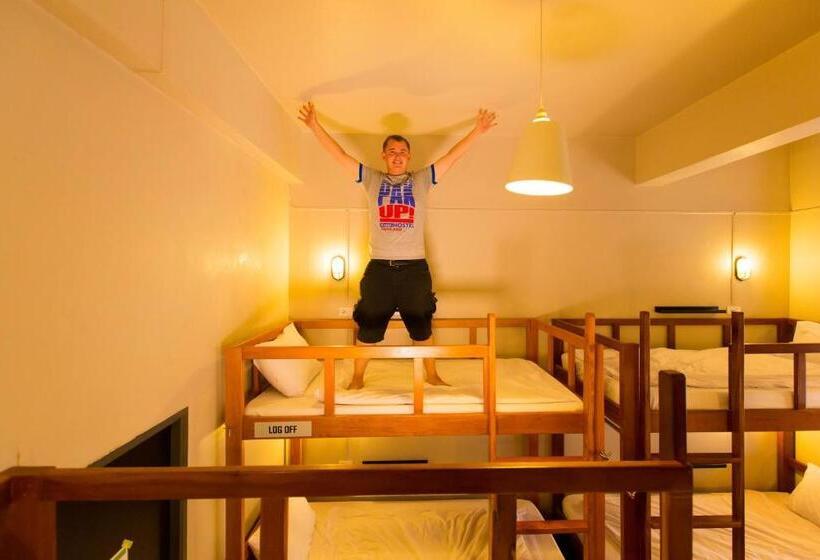 이코노미 쿼드러플룸(공용 화장실), Pak Up Hostel