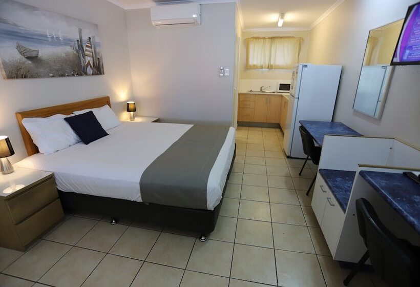 Студия Deluxe, Tropic Coast Motel