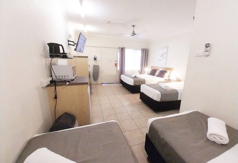 Семейный Номер, Tropic Coast Motel