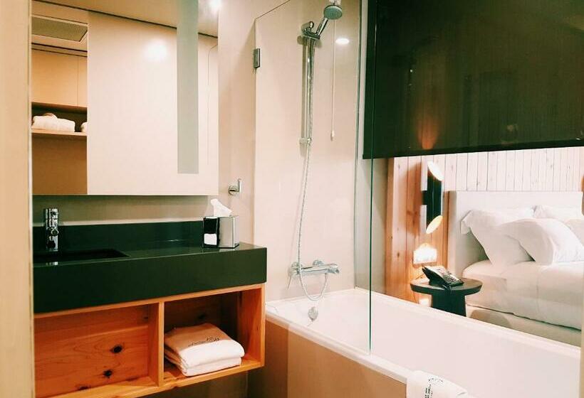اتاق استاندارد یک نفره با چشم‌انداز دریا, Pedras Do Mar Resort & Spa