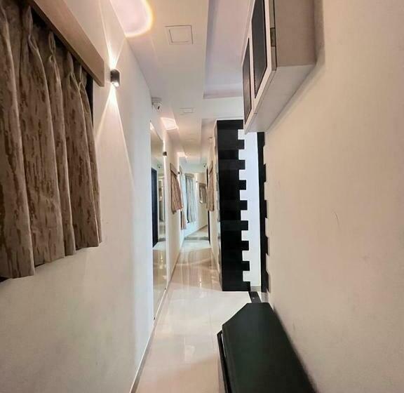 디럭스 룸, Sai Grand Residency