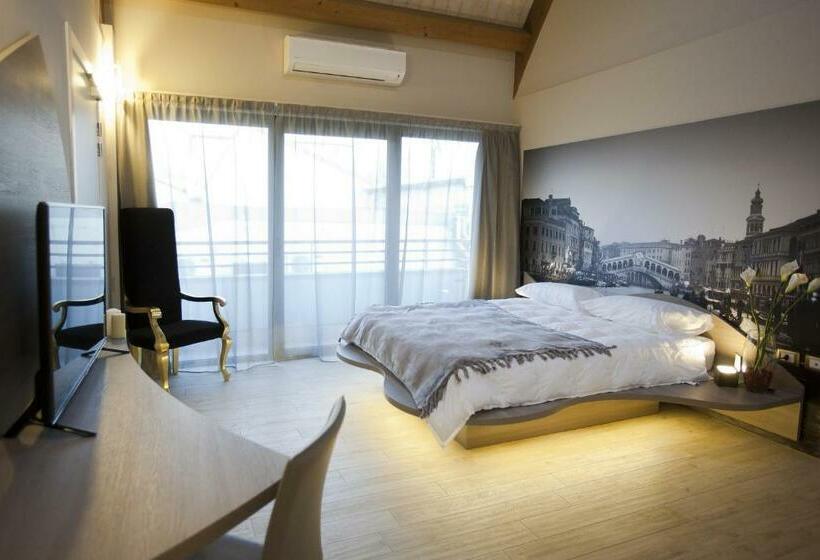 اتاق استاندارد با بالکن, Seven Rooms Milano