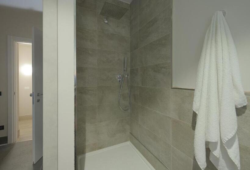 اتاق استاندارد با بالکن, Seven Rooms Milano
