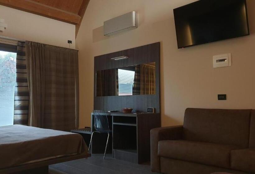 اتاق استاندارد با تخت بزرگ, Seven Rooms Milano