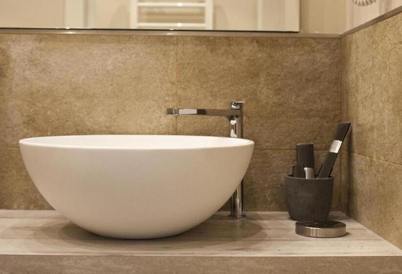 اتاق سوپریور چهار تخته, Seven Rooms Milano