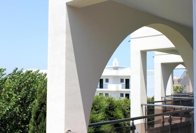 Студио Стандарт с Балконом, Sea Melody Beach Hotel Apartments
