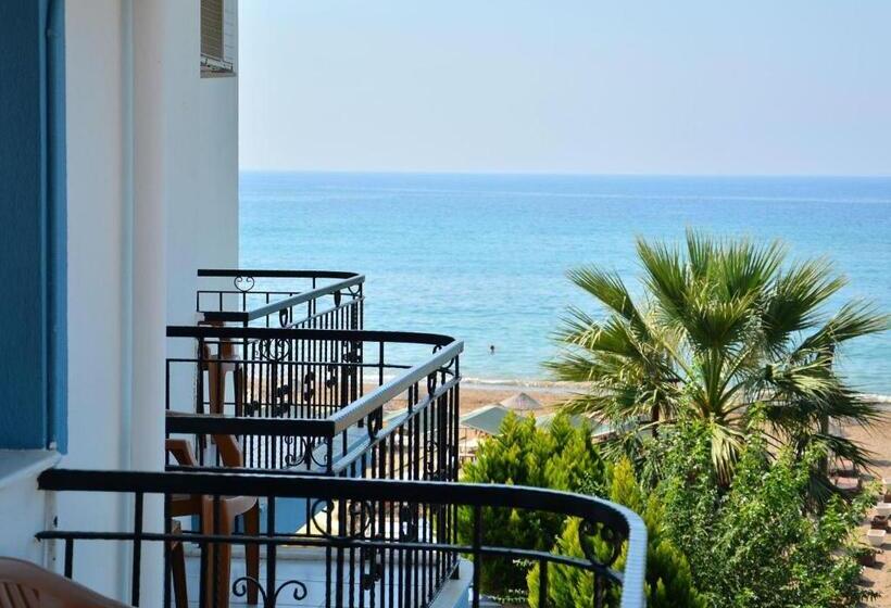 Четырехместный Номер Стандарт, Gumuldur Mavi Deniz Otel