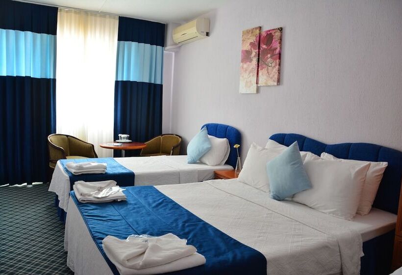 Номер Стандарт Трехместный, Gumuldur Mavi Deniz Otel