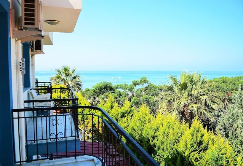 Четырехместный Номер Стандарт, Gumuldur Mavi Deniz Otel