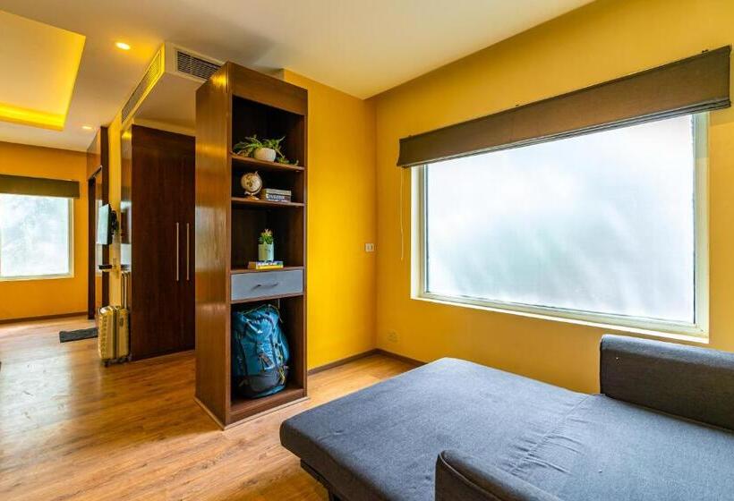 带大床的高级房间, The Hosteller Bangalore, Brigade Road