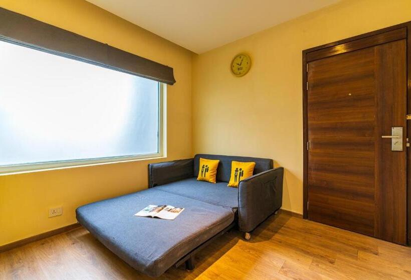 带大床的高级房间, The Hosteller Bangalore, Brigade Road