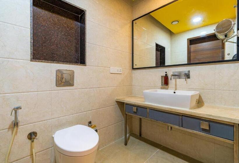 带大床的高级房间, The Hosteller Bangalore, Brigade Road