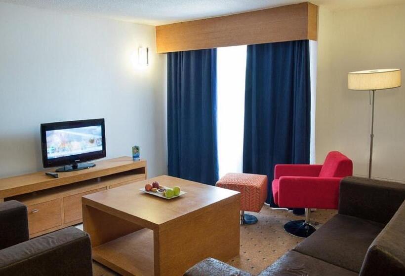 2 Bedroom Suite with Balcony, Park Inn By Radisson Abeokuta