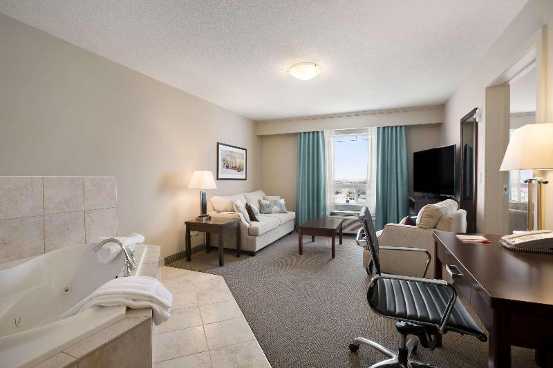 Люкс Кровать Кинг, Ramada By Wyndham Emerald Park/regina East