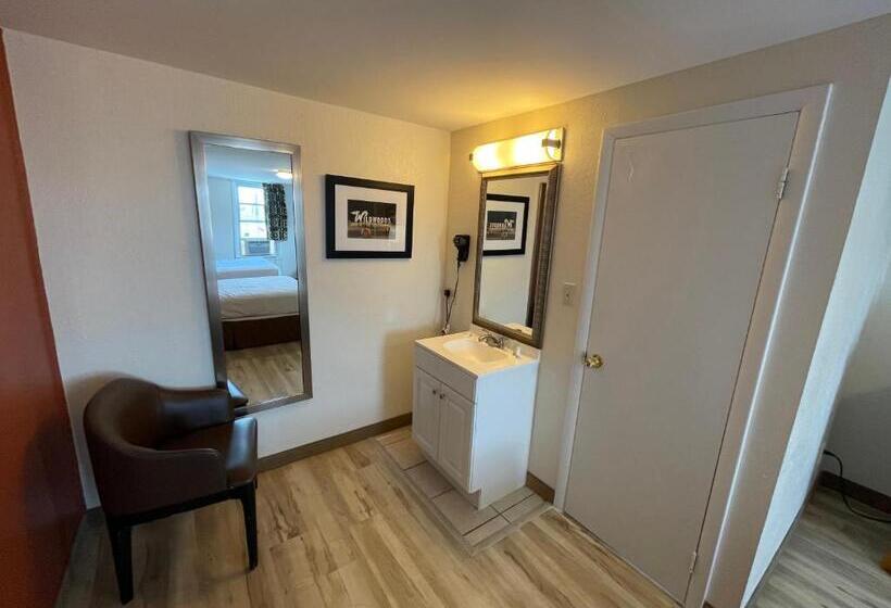 Номер Стандарт 2 Двуспальные Кровати, Wildwood Inn, A Travelodge By Wyndham
