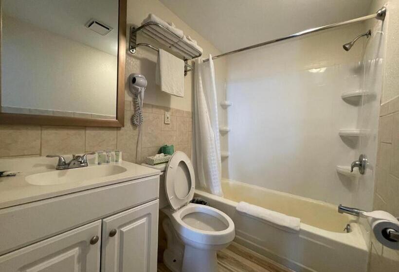 Номер Стандарт, Wildwood Inn, A Travelodge By Wyndham