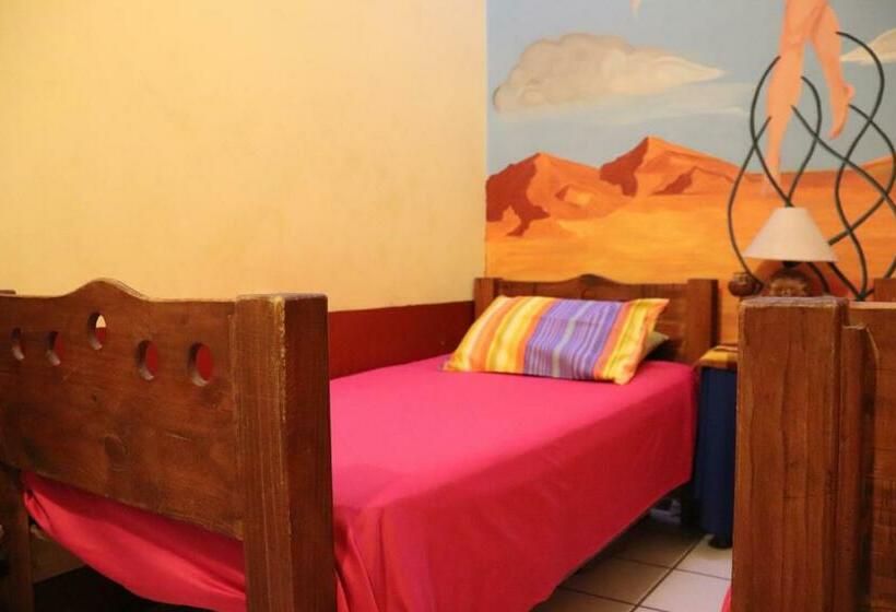 Chambre Standard Salle de Bains Commune, Hostel Casa Zalaoui