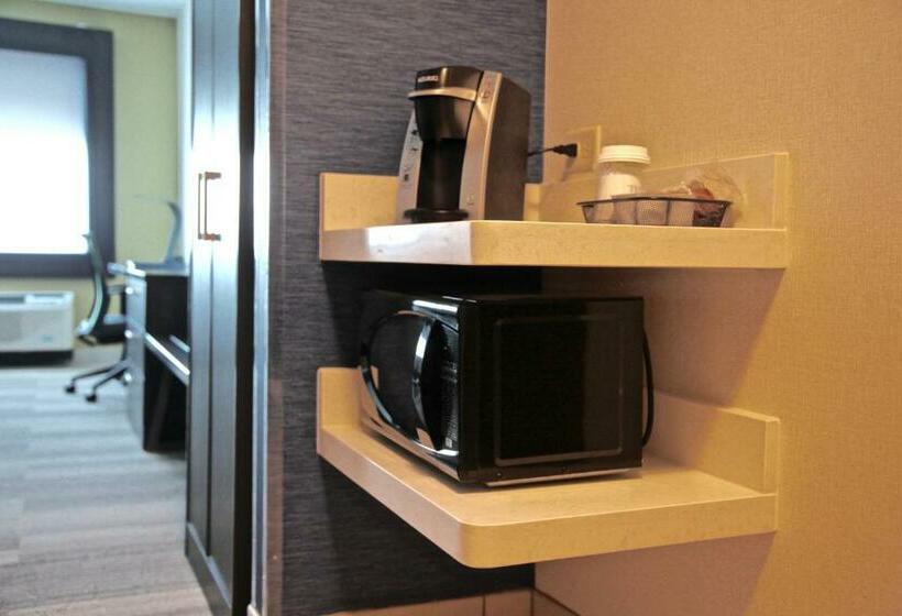 Номер Superior Кровать Кинг, Holiday Inn Express & Suites Oswego, An Ihg