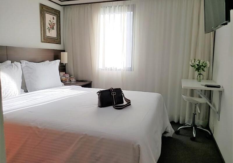 Номер Стандарт Кровать Кинг Адаптированный для Инвалидов, Holiday Inn Mishawaka, An Ihg