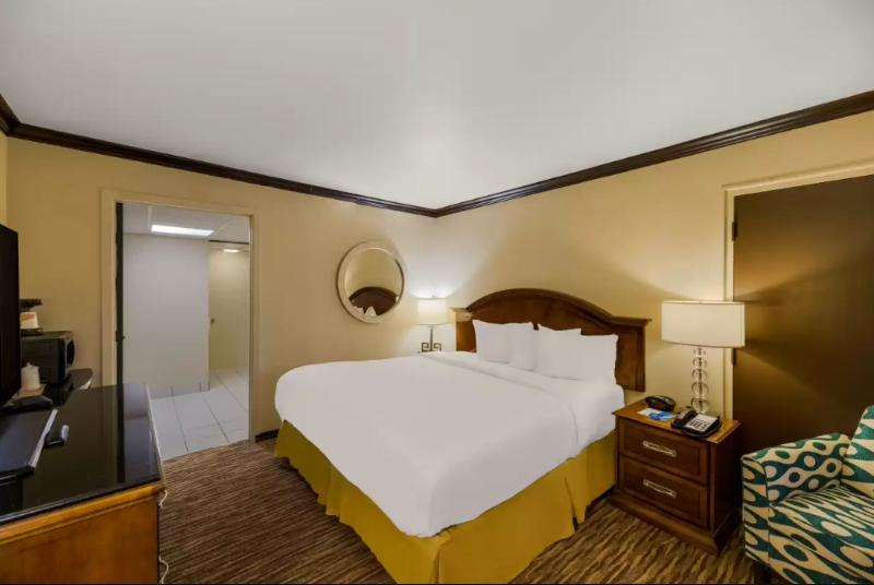 带大床的标准间, Rodeway Inn
