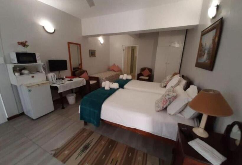 Трехместный Номер Классика, Whale Watchers Inn
