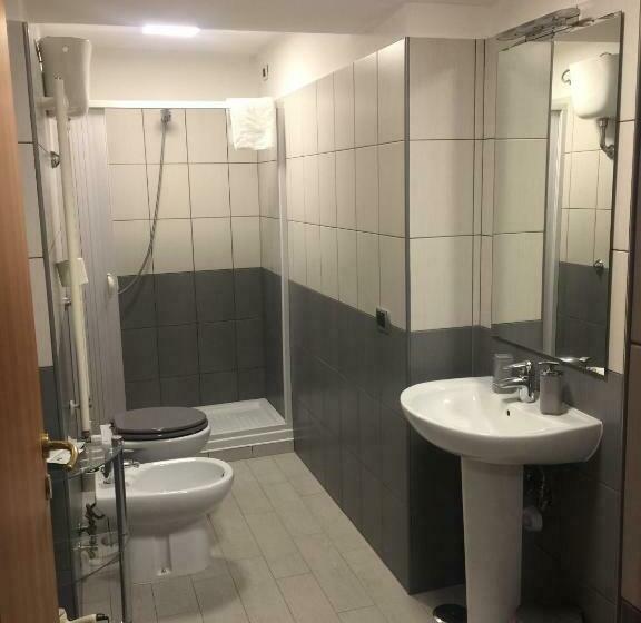 标准间, B&b Feni
