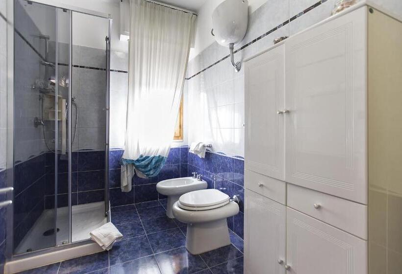Номер Стандарт Трехместный, Morpheo Rooms