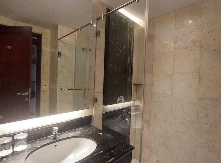اتاق اجرایی با تخت بزرگ, Grand Qin Hotel Banjarbaru Syariah