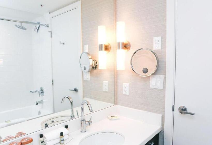 Люкс Кровать Кинг, Sandman Hotel Abbotsford Airport