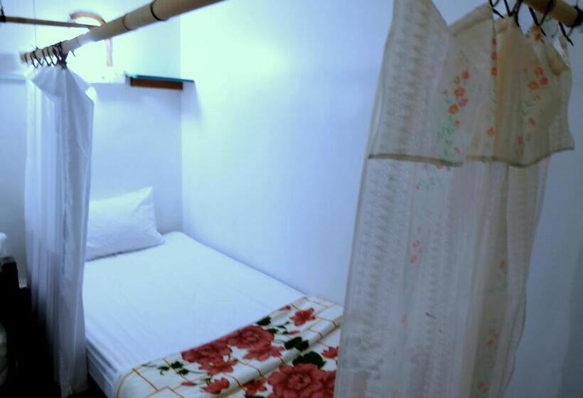 Кровать в Общей Комнате, Pangkor Guesthouse Spk