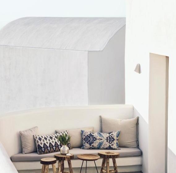 سوئیت رویال, Santo Pure Oia Suites & Villas