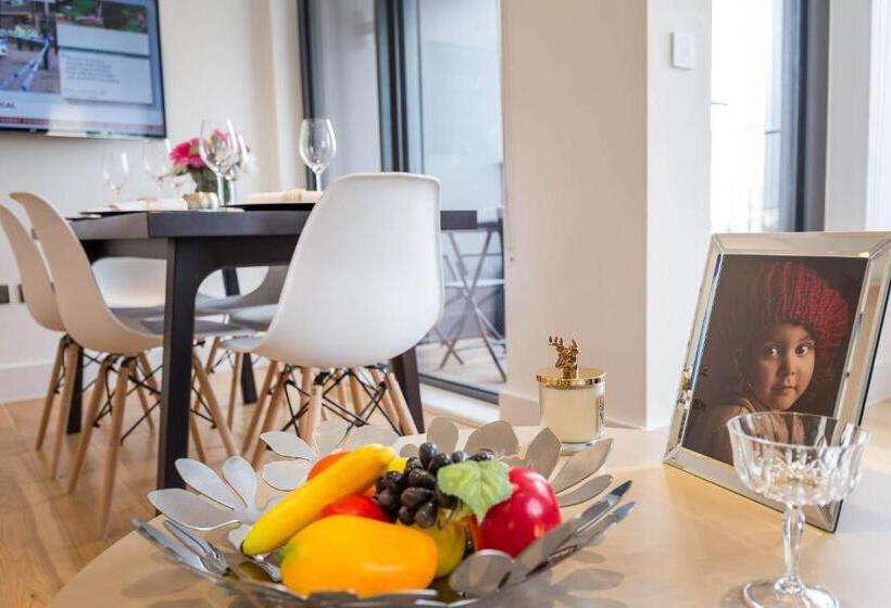 آپارتمان لوکس 2 خوابه, Bright Portobello Apt With Floor To Ceiling Views