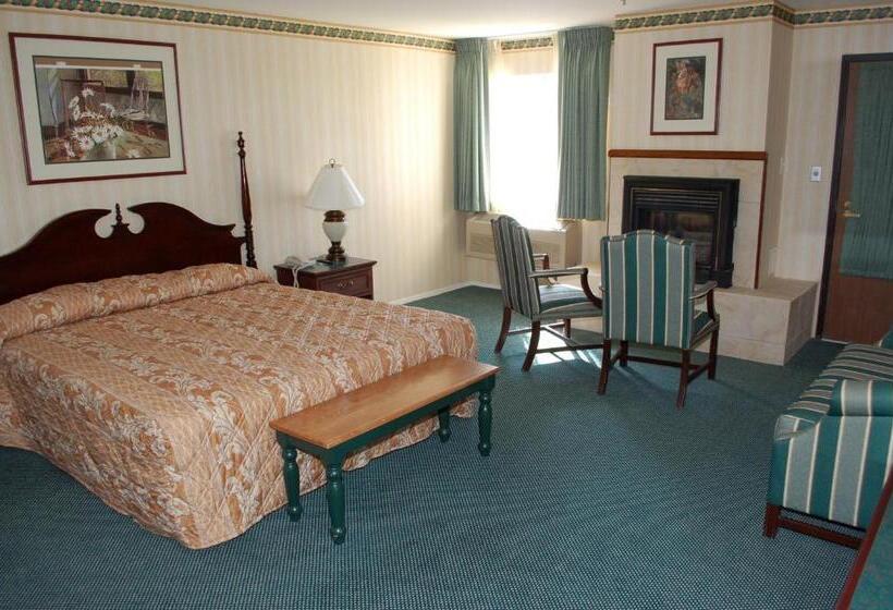Suite with lake view, Longstreet Inn & Casino