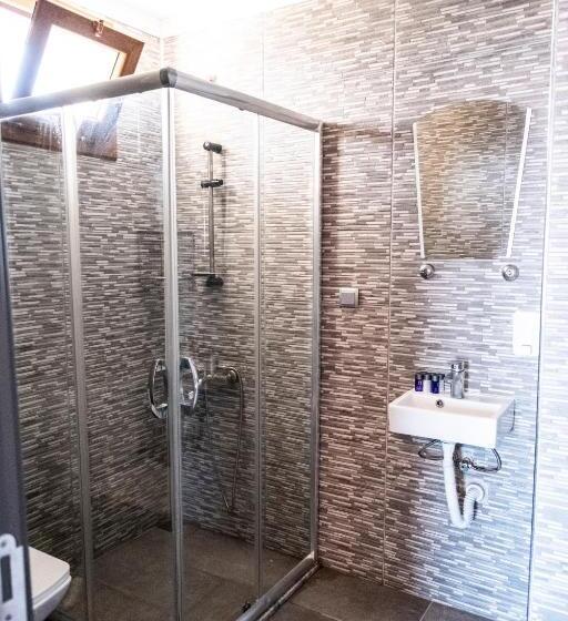 اتاق لوکس با بالکن و چشم‌انداز دریا, Stone House Buti̇k Otel