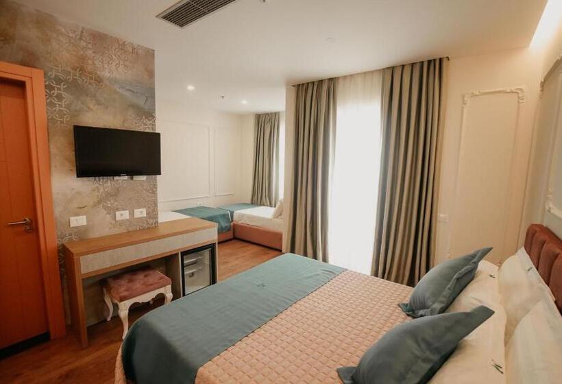 家庭间, Martiness Hotel Durres