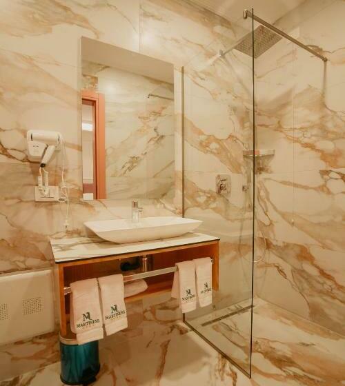 家庭间, Martiness Hotel Durres