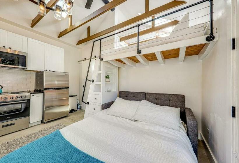 استودیوی استاندارد, Pueblo Street Tiny Home