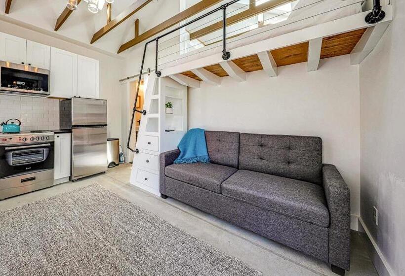 استودیوی استاندارد, Pueblo Street Tiny Home