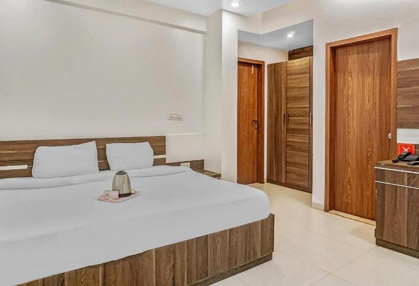 Номер Стандарт, Super Townhouse The Upper Room Near Pune Airport