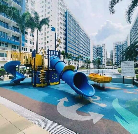 استودیو استاندارد با بالکن, Rhm Condostaycation At Sea Residence
