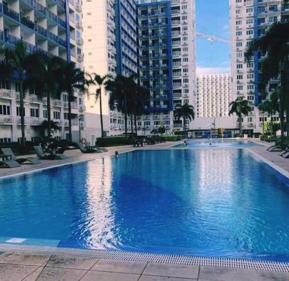 استودیو استاندارد با بالکن, Rhm Condostaycation At Sea Residence