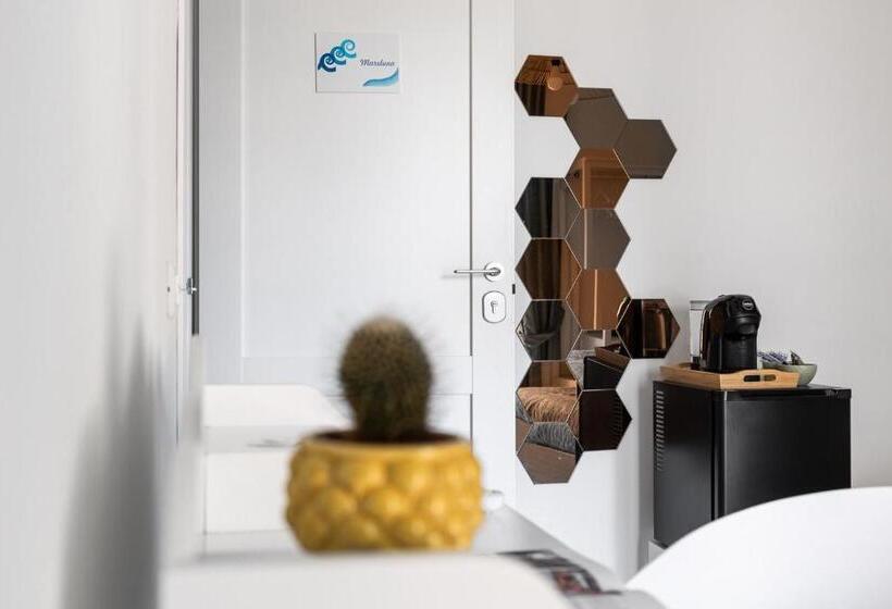 اتاق لوکس با بالکن, B&b Sapore Di Mare