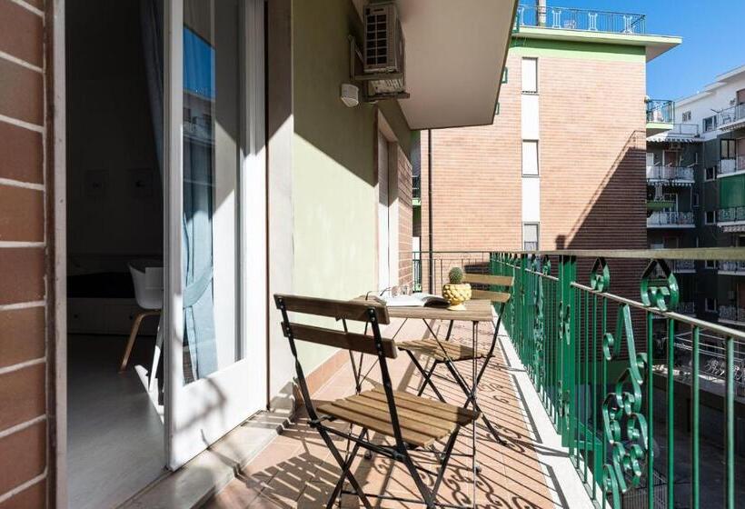 اتاق استاندارد چهارنفره با بالکن, B&b Sapore Di Mare
